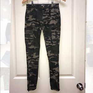 Forever 21 Camouflaged Skinny Pants